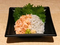 「釜揚げしらす」と「釜揚げ桜海老」がたっぷり！