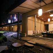 ご両家のアニバーサリーのお手伝いをいたします。結納式のお手伝いやスタジオでの記念撮影・結婚式のご相談なども可能です。スタッフがサポートいたしますので、結納式も安心です。