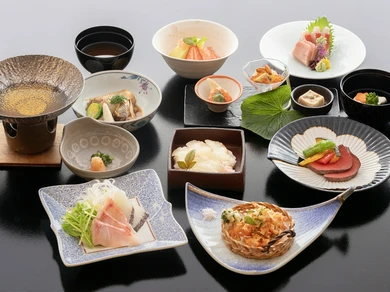 ～6月29日まで〈期間限定〉駿河湾産の鯛と由比産桜海老の会席