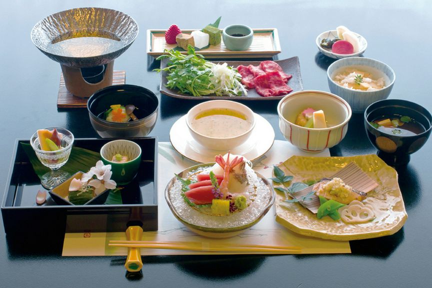 【日本料理】会席コース7300円（税サ込8800円）