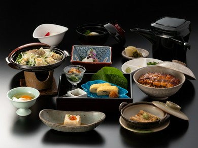 全9品【せせらぎ鰻会席】源兵衛川コース8000円（税サ込9680円）