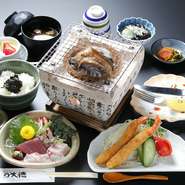 妊婦さんがあわびのつがいを食べると目の綺麗なお子さんが生まれるという言い伝えが知多半島ではあります。つがいとはアワビのオスとメスのことです。大徳ではアワビ踊り焼き御膳（3500円消費税別）を2膳ご注文していただけばオスとメスのあわびをご用意できます。お二人でつがいを食べていただいています。詳しい事はお問い合わせください。
