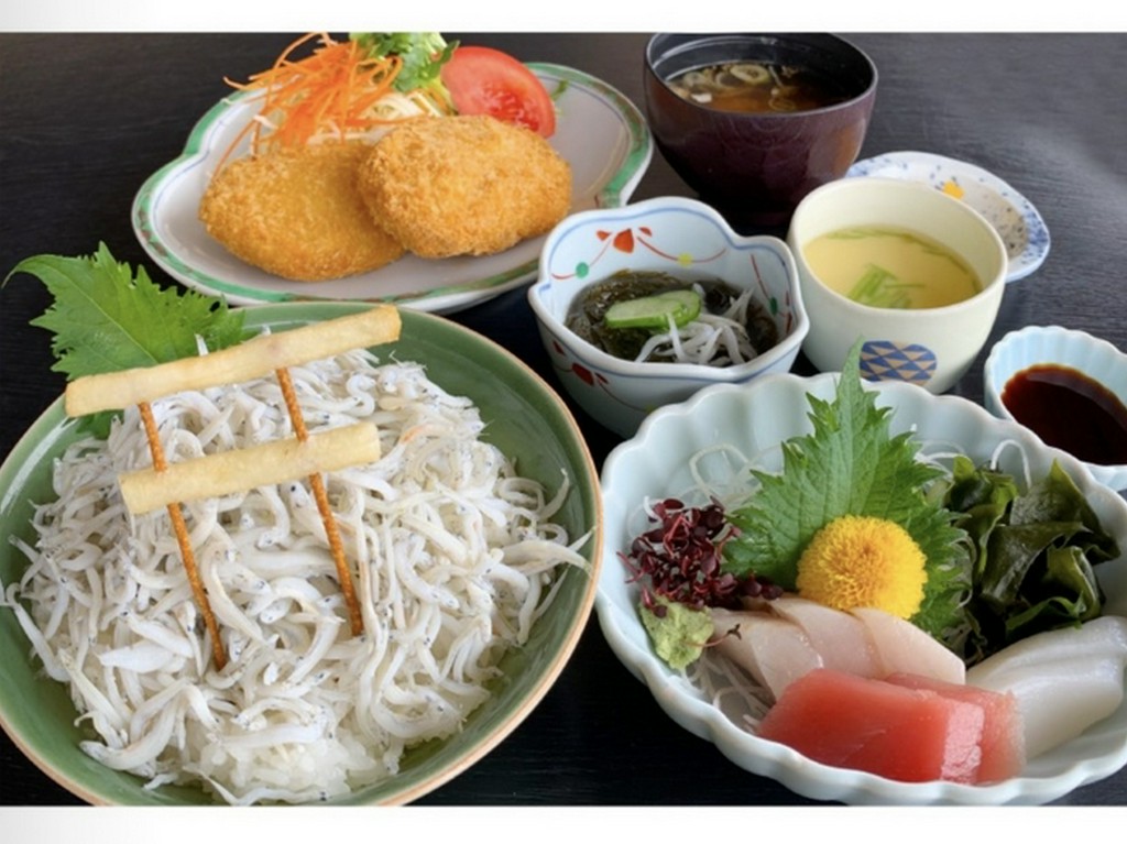 つぶてケ浦定食　１９２５円