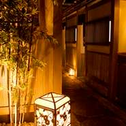 完全独立個室なので、ゆったりお二人の会話を楽しめます。多彩なお料理とお酒で心行くまで楽しいデートをお楽しみください。