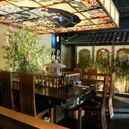 少人数でのご利用にぴったりな個室もご用意しています。大切な方のおもてなしや女子会などにも、ぜひご利用ください。ちょっとしたプライベートな空間で、居酒屋気分をお楽しみいただけます。
