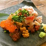 こぼれ寿司や季節野菜を使った本格和食を多数ご用意しています