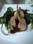 羊の肉を時間をかけてじっくり焼き上げます。多少のお時間を頂きますが、ご了承ください。