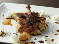 シェフ得意の鳩料理。イタリアで修業時代コンテストで入賞したぜひご賞味いただきたいレシピ。