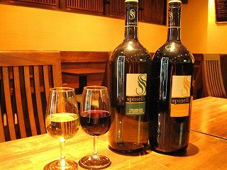 ワイン&自家製サングリアが1杯100円!