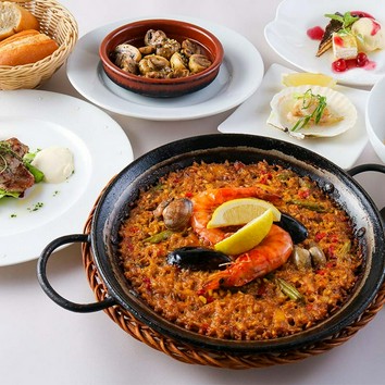 ～ESMERALDAエスメラルダコース　バレンシア米使用～　看板料理と選べるパエリアのオールスター