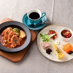 一名様分のランチセットです。
◆前菜
◆カルデレータ
◆バケット
◆ソフトドリンク
・コーヒー(ホット/アイス)
・紅茶(ホット/アイス)
・オレンジジュース
・アップルジュース
・ジャスミン茶