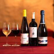 スペインのワイナリーを訪れ、生産者の声と思いを直接聞いてワインを厳選いたしました。日本人の舌でスペイン料理に合う、選りすぐりのスペインワインを堪能できます。