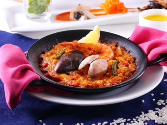 国際パエリアコンクール優勝『魚介のパエリア』