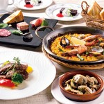 ◆タパス盛合せ
◆生ハムサラダ
◆マッシュルームのアヒージョ
◆バケット
◆今週のメイン料理
◆選べるパエリア～1グループ様1種類～
（魚介/イカスミ/野菜とチーズ）
◆デザート
◆選べるドリンク