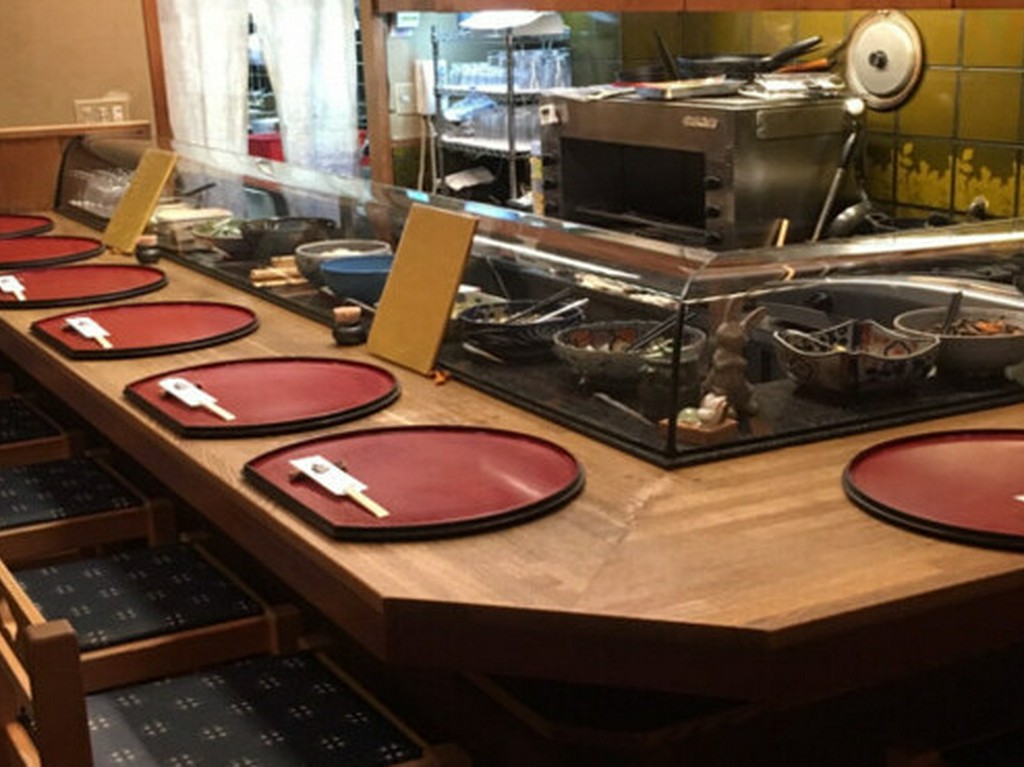 お一人様から気軽に入れるカウンター席