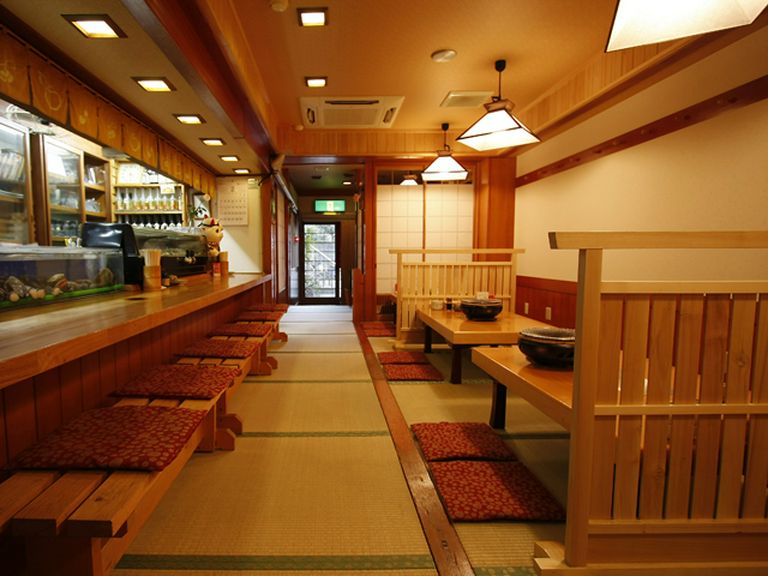 和の雰囲気漂う座敷で、至福の時間をご堪能下さい。