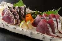 生かつおのタタキ・塩タタキ 各1,540円~1,870円(税込)