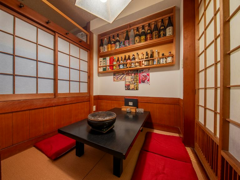 活きにこだわる海鮮の美味を、気取らずに楽しめます。
