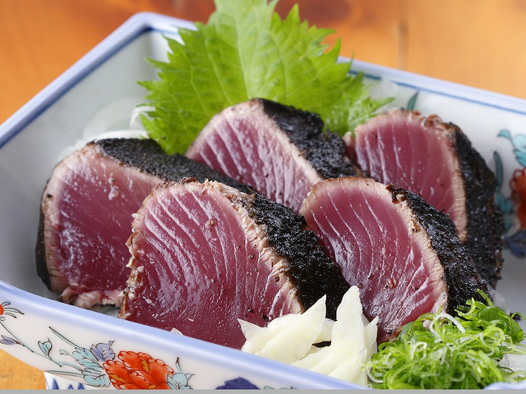 藁焼き鰹の塩タタキ