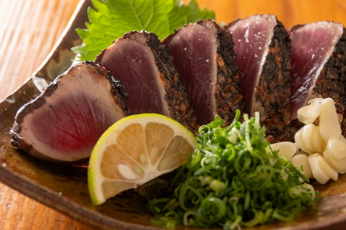 地元戻りガツオの塩タタキ