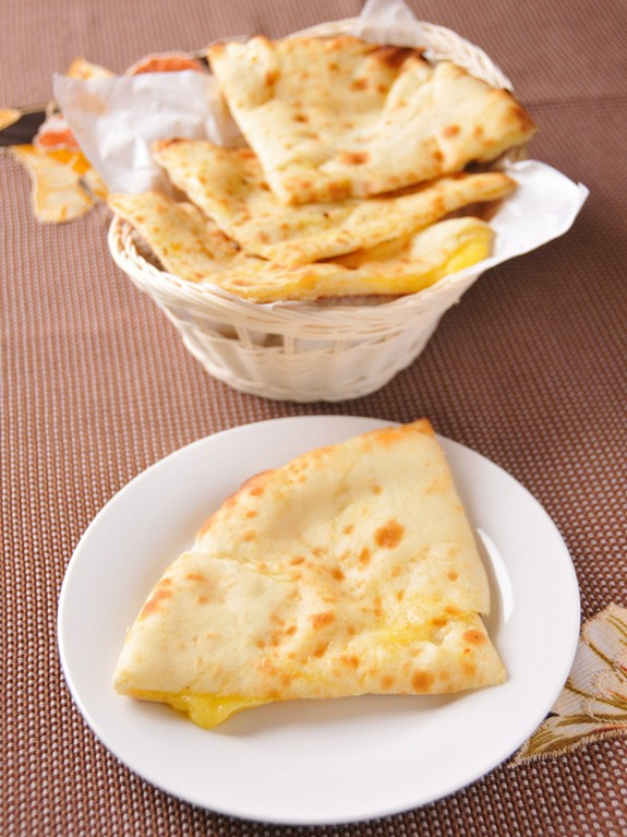 「チーズナン」