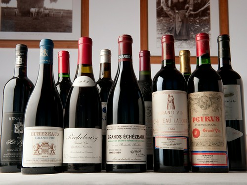 フランス、ニューワールドのワインも最高級の逸品が並びます