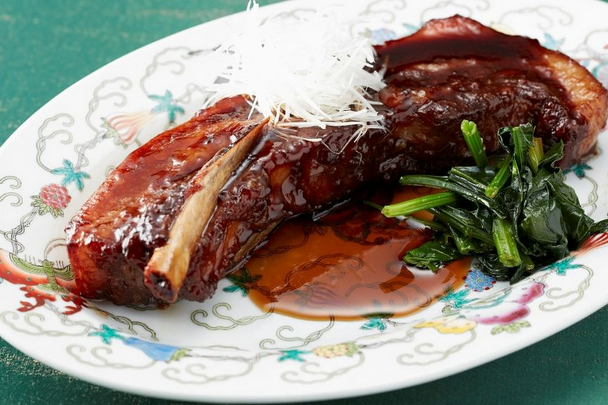 銘柄豚を使った黒酢のスぺアリブ