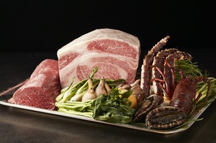 調理中の音や薫りなど、ライブ感も愉しむ『ステーキ』