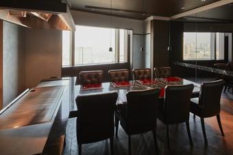 非日常を感じられる、鉄板焼レストラン。個室のご利用もおすすめ