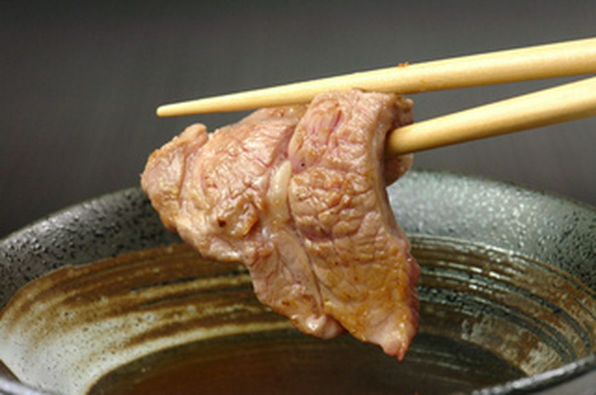 味に自信！　当店の生ラムは吟味して仕入れた豪州産です