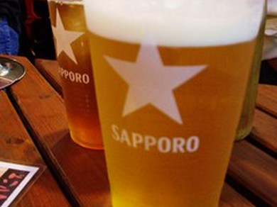 ご宴会飲み放題の飲み物と、タイムサービスの330円ビールはポリコップでの提供となります。