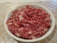 生ラム肩ロース850ｇ　野菜付き　当店一番のサービス盛り。