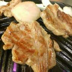 炭火で焼く極上の生ラム