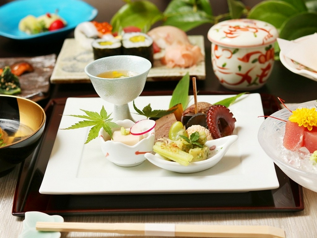四季会席（9品）　