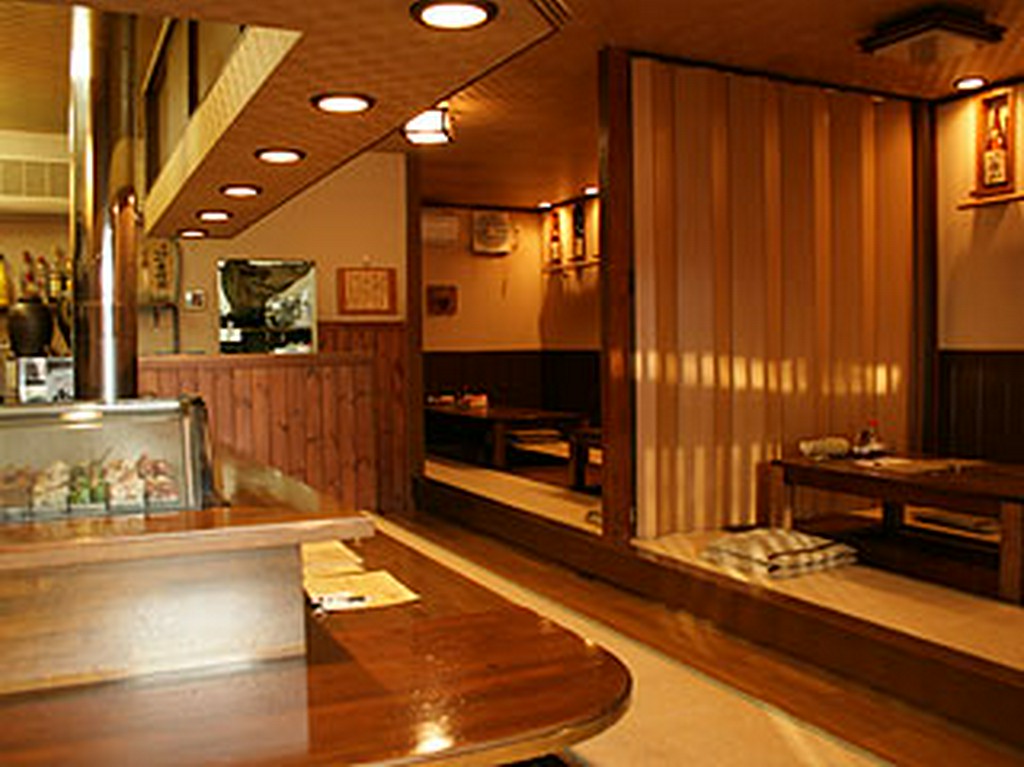 靴を脱いであがるスタイル　全席床暖房で足元あったか！