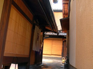 京都の風情が感じられる祇園・京料理のお店でおもてなし