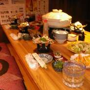 高崎駅より3分なので電車も安心。直生ビールやキリンリカーなど充実のドリンクで晩酌をどうぞ。定食は「納豆定食」「焼き魚定食」他ご用意しておりますので、健康志向のお客様も安心してお召し上がり頂けますよー！
