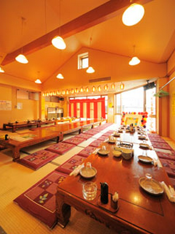 お座敷は最大65名様！飲み放題付きコースは2000円から！
