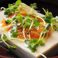 四季折々の旬を、薬味に少しずつ使います。病みつきになる味わいです。