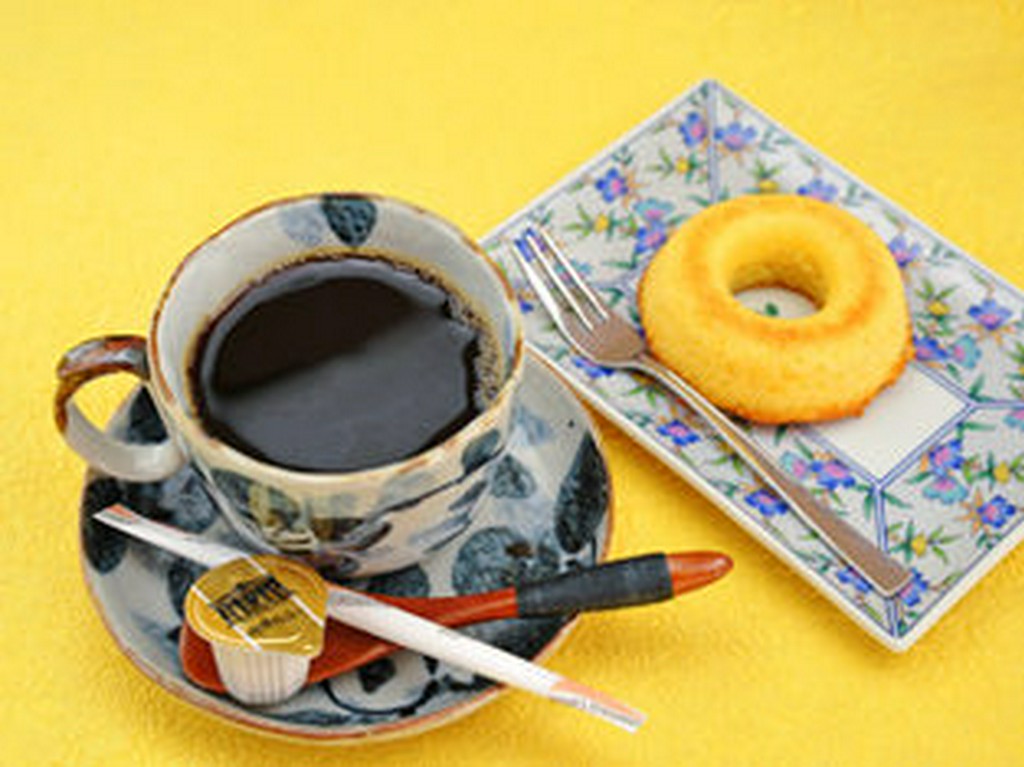 コーヒー（お菓子つき）