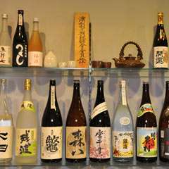 お料理に合わせ、店主のこだわりで選んでおります