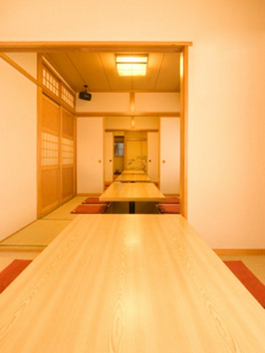 個室の間仕切りをはずせば広い宴会場に！