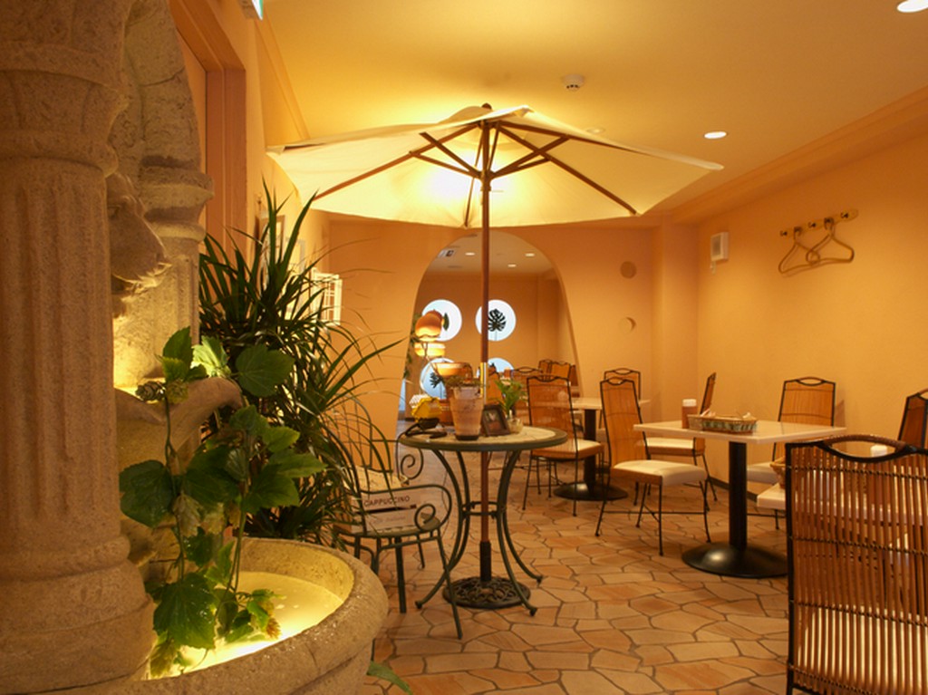 水流の音も心地よいイタリアの街角を思わせる店内