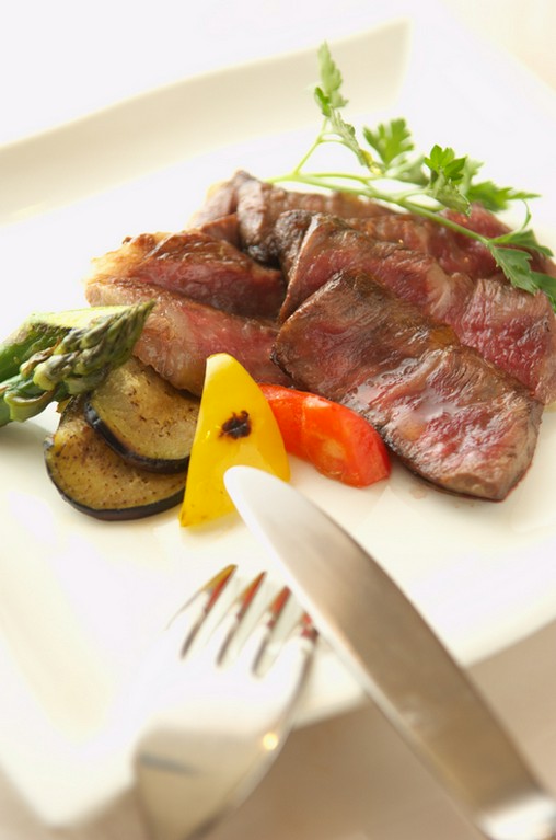 厳選霜降り和牛の炭火焼き