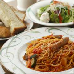 個室は3名様より。寛げるお洒落な店内は女子会やママ会にお勧め