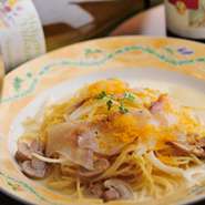 貸切は最大70名様、個室は10名様迄承ります。