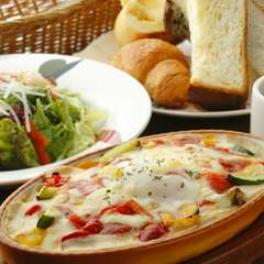 パスタやピザはご家族で取り分けてお召し上がり頂けます