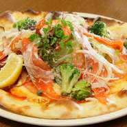 地元ならではの味わいをぜひ『信州サーモンサラダピッツァ』　