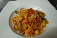 本日のパスタ・サラダ・バケット・デザート・ドリンク付き