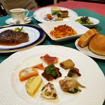 お誕生日や記念日にちょっとリッチにゆったりとフルコースを！デザートにメッセージをお入れします。